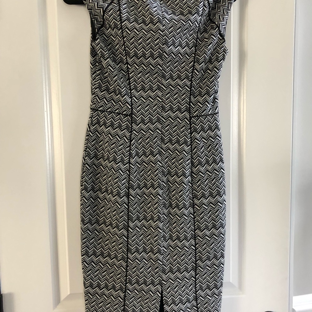 Chevron DRESS - Picture 3 of 3
